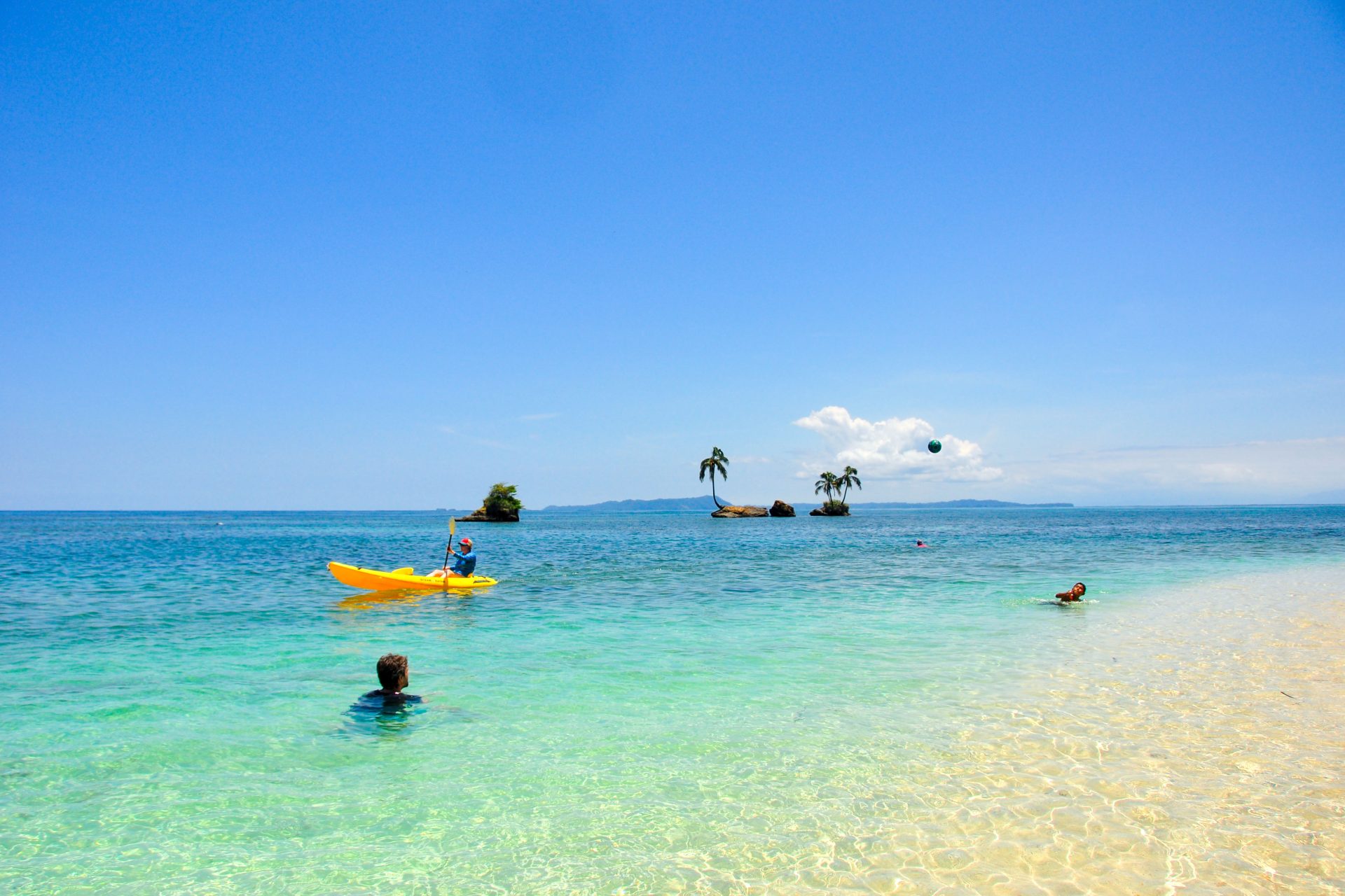 GoBeyond_Panama_surf
